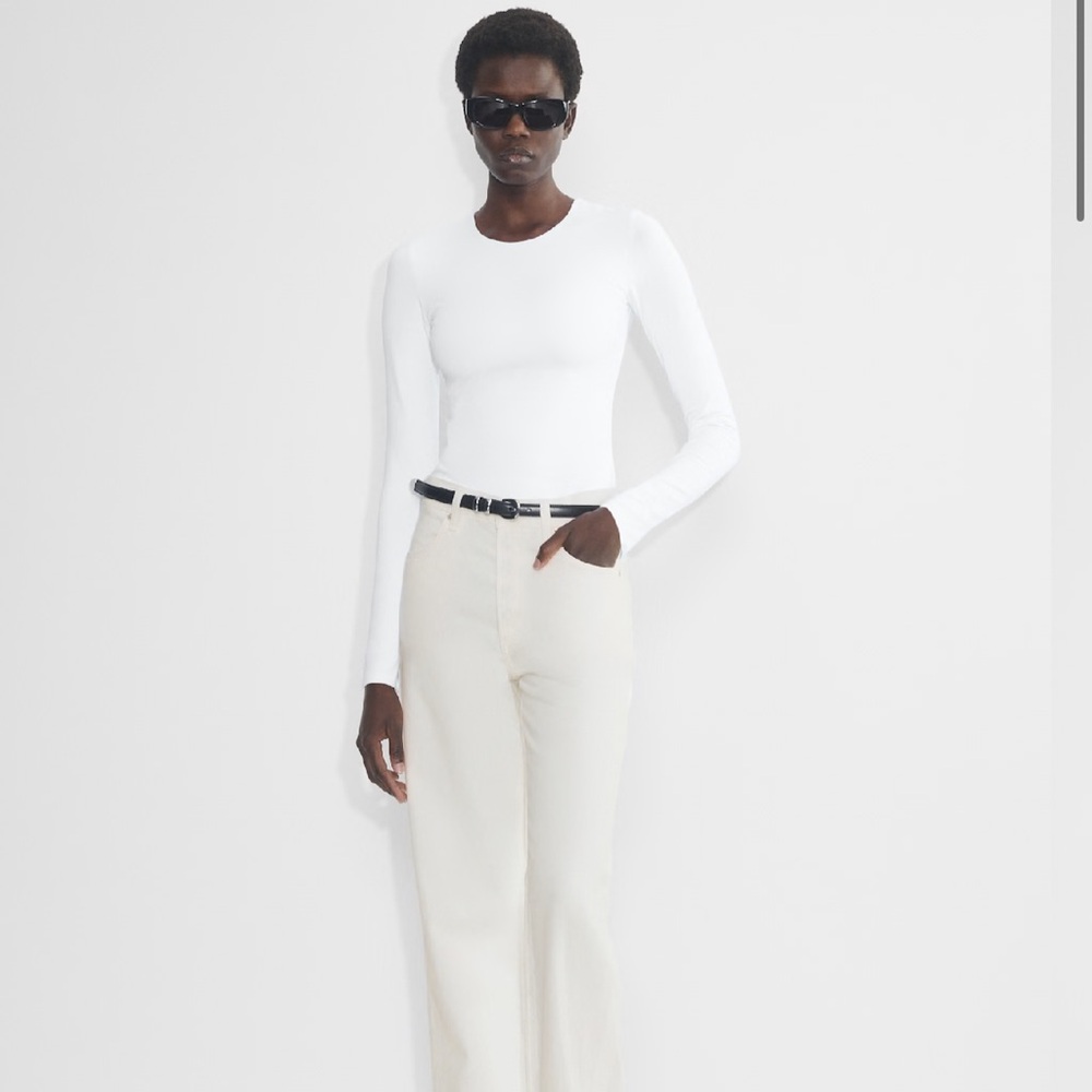 NWT Aritzia Babaton contour crew longsleeve - white